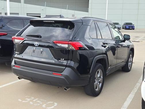 2023 Toyota RAV4 Hybrid LE