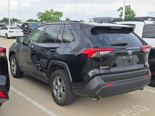 2023 Toyota RAV4 Hybrid LE