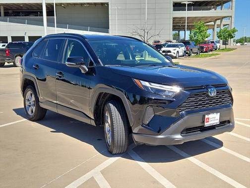 2023 Toyota RAV4 Hybrid LE