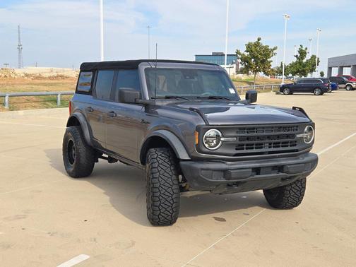 Carbonized Gray Metallic 2021 Ford Bronco Base
