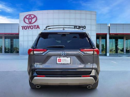 2022 Toyota RAV4 Hybrid SE