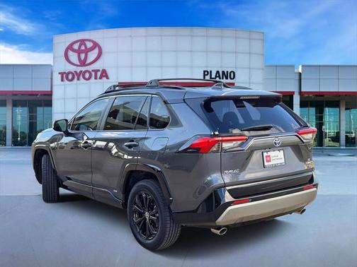 2022 Toyota RAV4 Hybrid SE