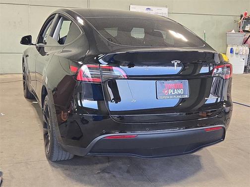 2022 Tesla Model Y Long Range Dual Motor All-Wheel Drive