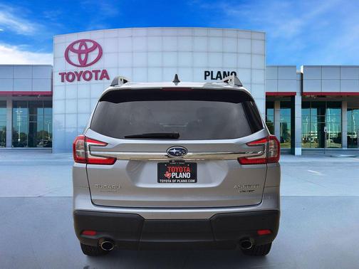 Ice Silver Metallic 2023 Subaru Ascent Limited 7-Passenger