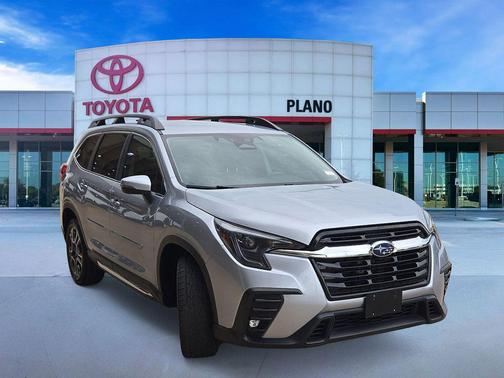 Ice Silver Metallic 2023 Subaru Ascent Limited 7-Passenger
