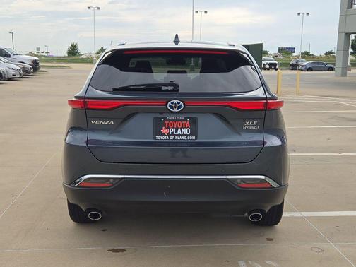 Coastal Gray Metallic 2021 Toyota Venza XLE