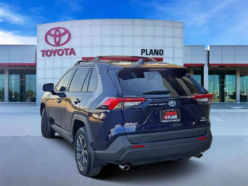 2023 Toyota RAV4 Hybrid XLE Premium