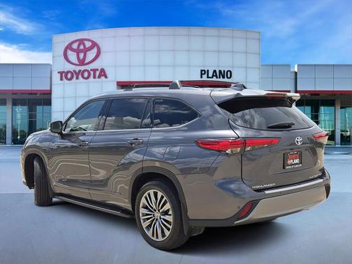 2022 Toyota Highlander Platinum