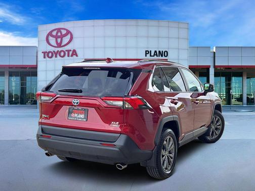 2024 Toyota RAV4 Hybrid XLE Premium