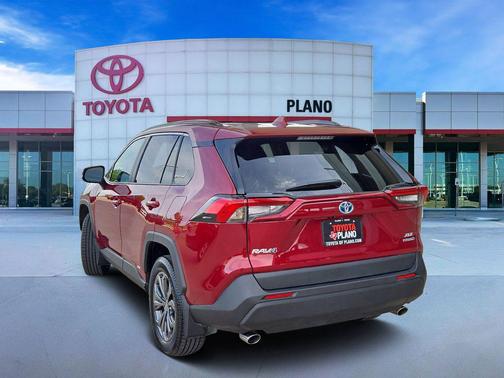 2024 Toyota RAV4 Hybrid XLE Premium