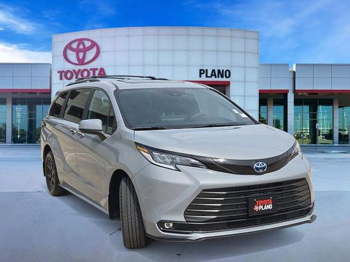 Cement 2025 Toyota Sienna Woodland Edition