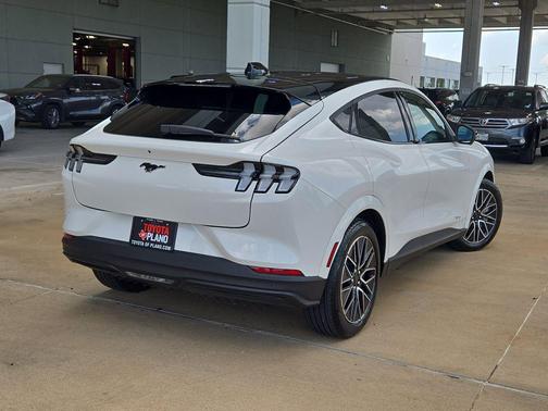 Star White Metallic Tri-Coat 2025 Ford Mustang Mach-E Premium