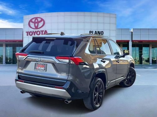 2023 Toyota RAV4 Hybrid SE