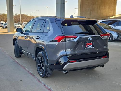 2023 Toyota RAV4 Hybrid SE