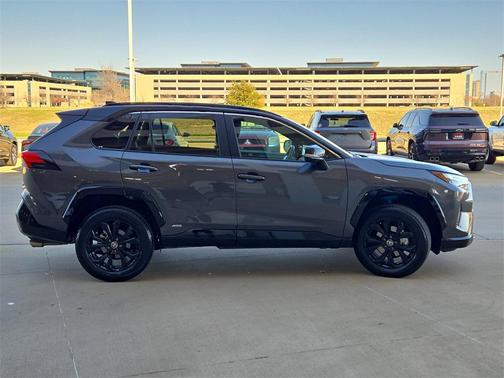 2023 Toyota RAV4 Hybrid SE