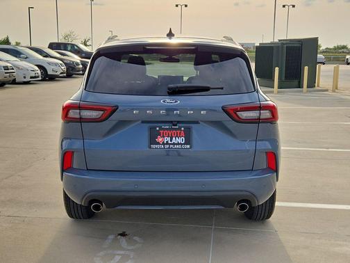 Vapor Blue Metallic 2024 Ford Escape ST-Line