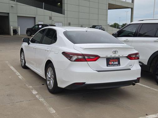 Ice Cap 2023 Toyota Camry LE