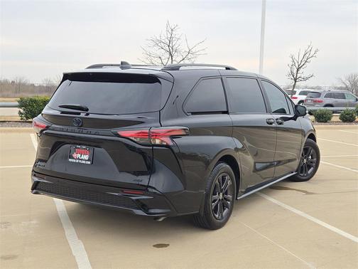 2025 Toyota Sienna XSE 7 Passenger