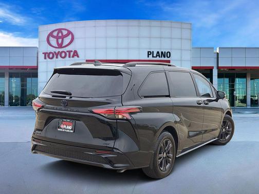 2025 Toyota Sienna XSE 7 Passenger