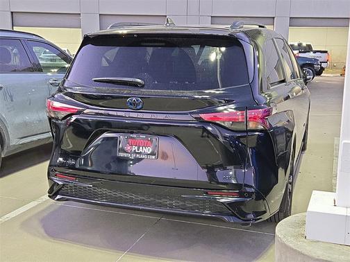2025 Toyota Sienna XSE 7 Passenger