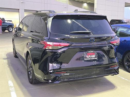 2025 Toyota Sienna XSE 7 Passenger