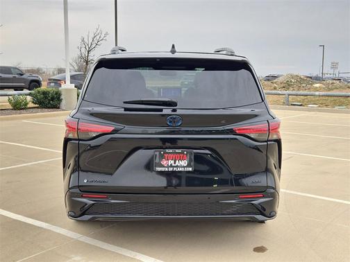 2025 Toyota Sienna XSE 7 Passenger