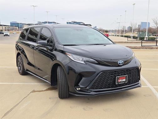 2025 Toyota Sienna XSE 7 Passenger