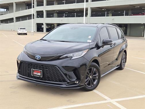 2025 Toyota Sienna XSE 7 Passenger