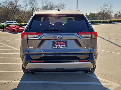 2023 Toyota RAV4 Hybrid SE