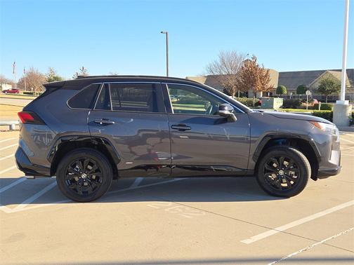 2023 Toyota RAV4 Hybrid SE