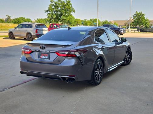 Predawn Gray Mica 2022 Toyota Camry SE