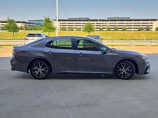 Predawn Gray Mica 2022 Toyota Camry SE
