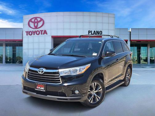 Midnight Black Metallic 2016 Toyota Highlander XLE