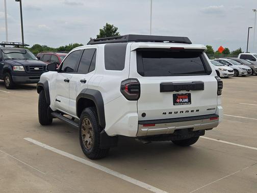 Ice Cap 2025 Toyota 4Runner Hybrid Trailhunter