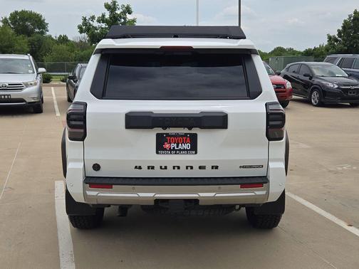 Ice Cap 2025 Toyota 4Runner Hybrid Trailhunter
