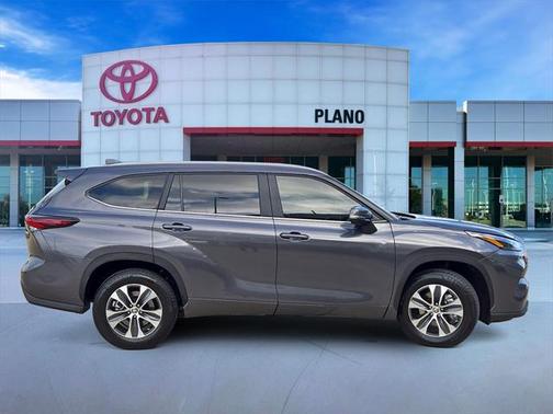 2024 Toyota Highlander Hybrid XLE