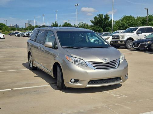 Creme Brulee 2015 Toyota Sienna XLE