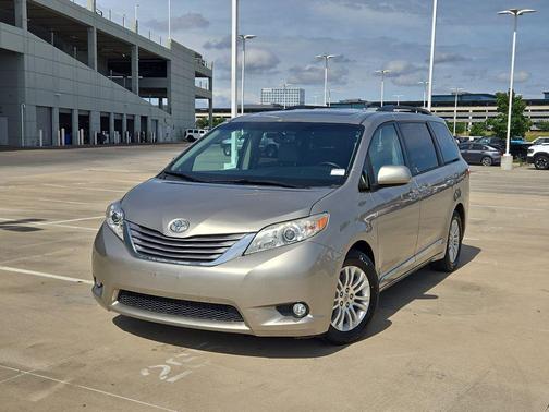 Creme Brulee 2015 Toyota Sienna XLE