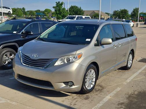 Creme Brulee 2015 Toyota Sienna XLE