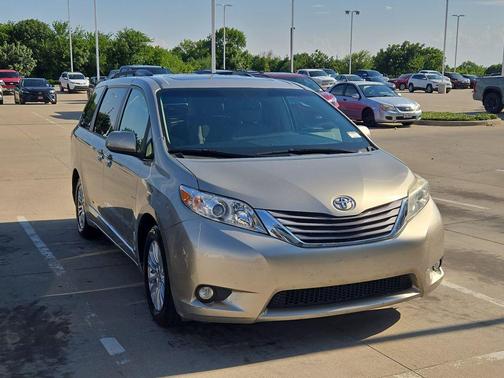 Creme Brulee 2015 Toyota Sienna XLE