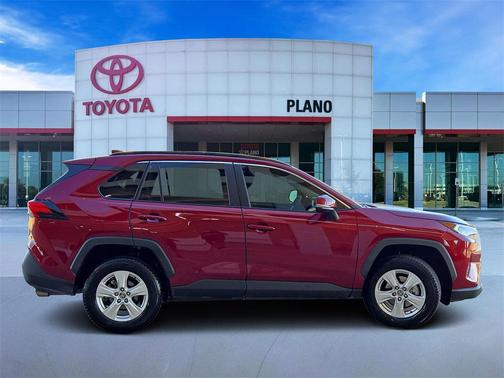 2020 Toyota RAV4 XLE