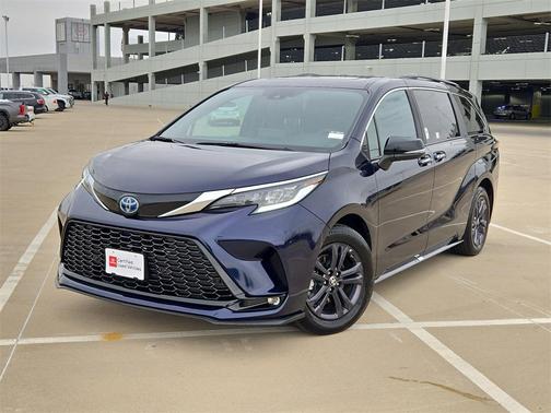 2024 Toyota Sienna XSE 7 Passenger