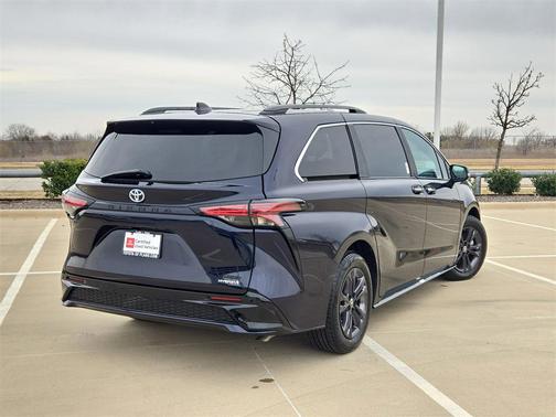 2024 Toyota Sienna XSE 7 Passenger