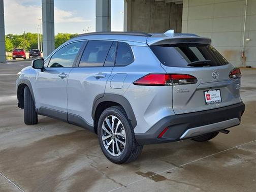 2024 Toyota Corolla Cross XLE