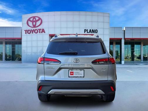 2024 Toyota Corolla Cross XLE