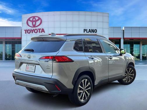 2024 Toyota Corolla Cross XLE