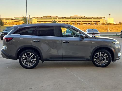 2022 INFINITI QX60 Luxe