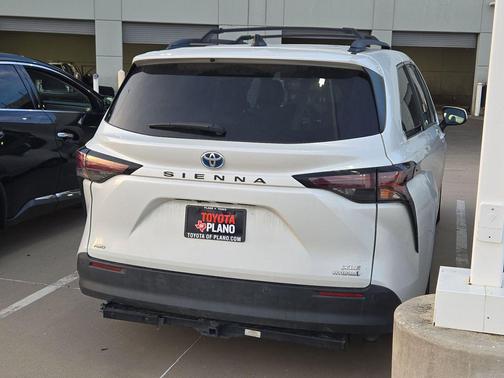 2023 Toyota Sienna XLE