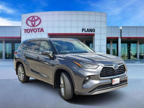 2023 Toyota Highlander Hybrid Platinum