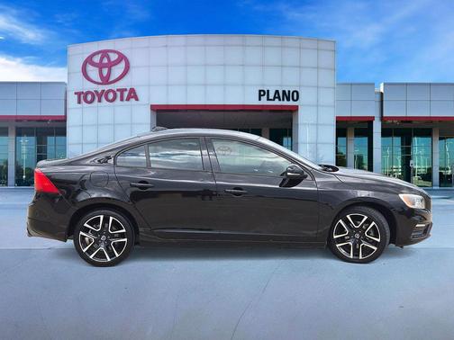 Onyx Black Metallic 2018 Volvo S60 T5 Dynamic